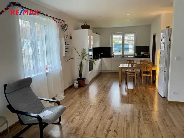 Pronájem rodinného domu, Krhanice, 144 m2