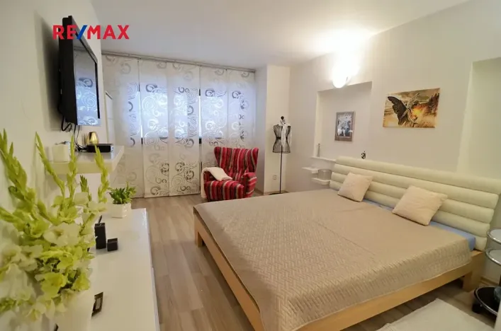 Prodej vícegeneračního domu, Praha - Motol, Hamsíkova, 395 m2