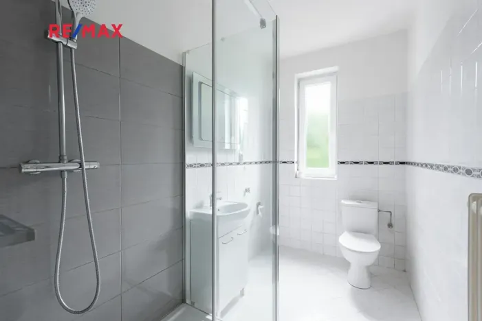 Prodej vily, Měchenice, Hlavní, 330 m2