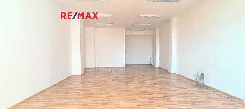 Pronájem kanceláře, Praha - Kobylisy, Horňátecká, 72 m2