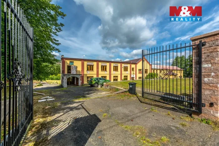 Prodej komerčního pozemku, Chřibská, 11342 m2