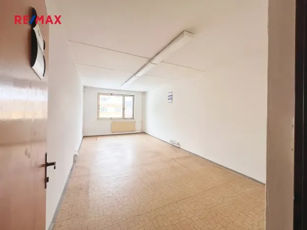 Prodej komerční nemovitosti, Kraslice, Palackého, 1800 m2