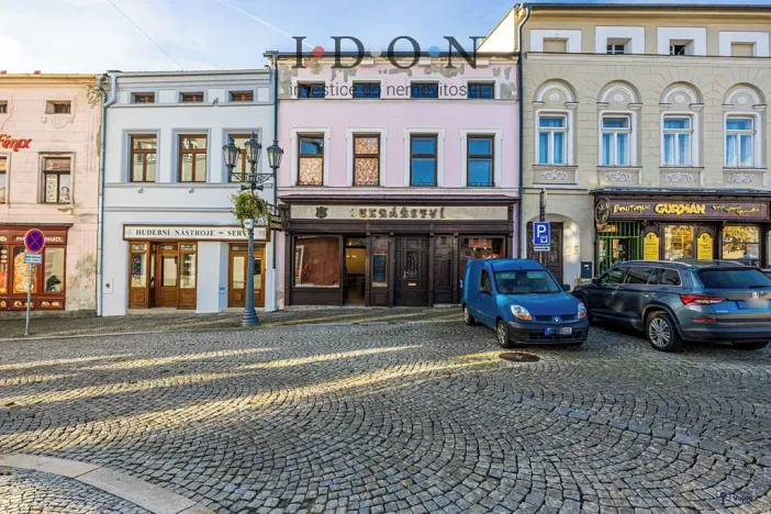 Prodej činžovního domu, Frýdek-Místek, Zámecké nám., 450 m2