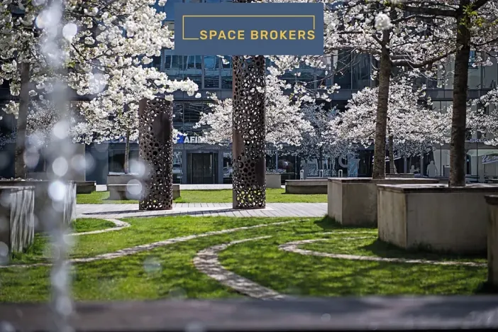 Pronájem kanceláře, Praha - Holešovice, Jankovcova, 564 m2