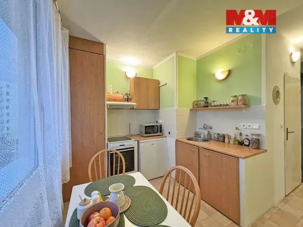 Pronájem bytu 1+1, Trutnov - Střední Předměstí, Papírenská, 34 m2