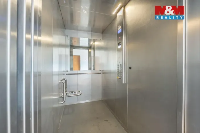 Prodej bytu 3+kk, Praha - Kobylisy, Frýdlantská, 69 m2