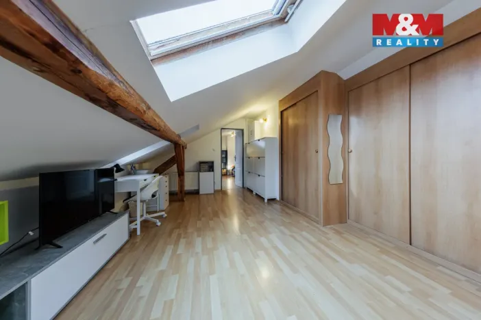 Prodej bytu 3+1, Karlovy Vary, Bulharská, 102 m2