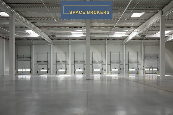 Pronájem skladu, Postřižín, 6943 m2