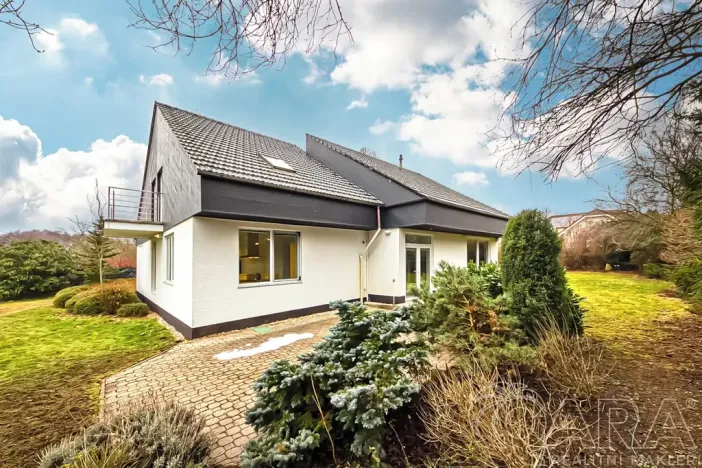 Pronájem rodinného domu, Dolní Břežany, V Úvozu, 380 m2