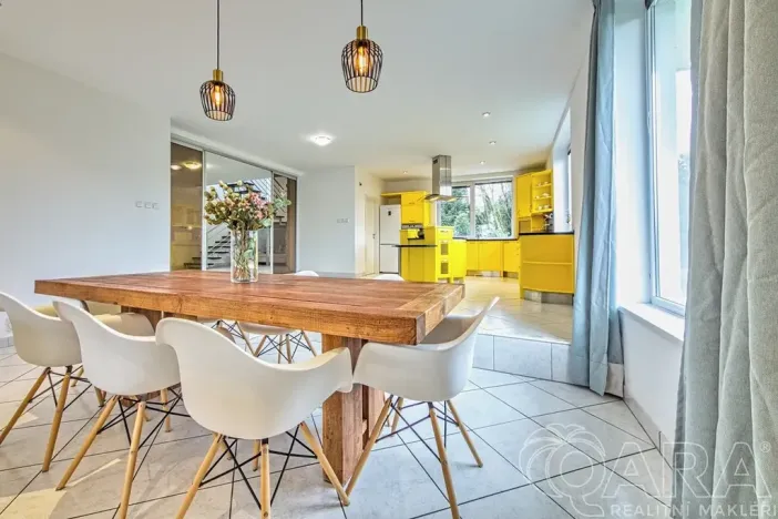 Pronájem rodinného domu, Dolní Břežany, V Úvozu, 380 m2