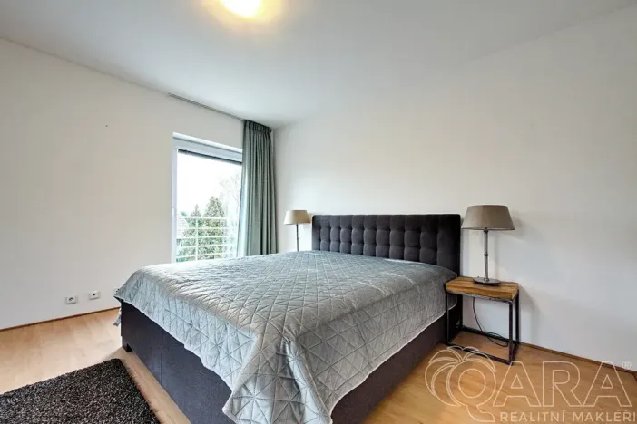 Pronájem rodinného domu, Dolní Břežany, V Úvozu, 380 m2