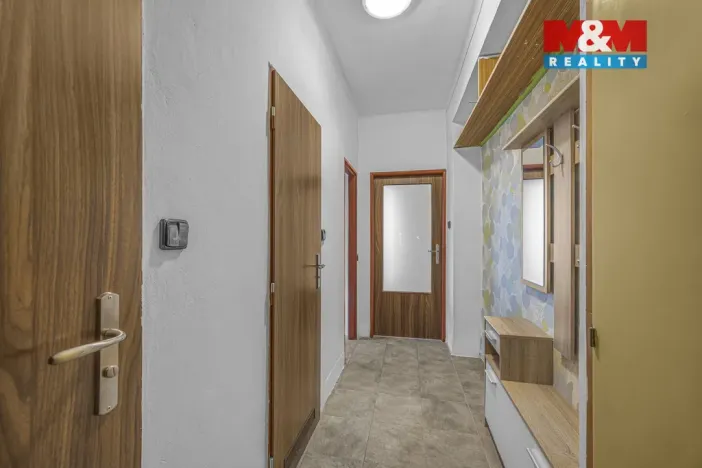 Prodej bytu 2+1, Hostinné, Sídliště, 52 m2