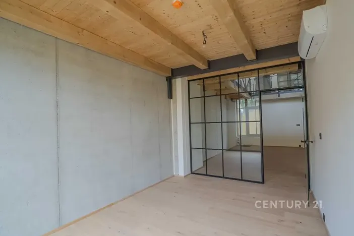 Prodej atypického bytu, Praha - Vysočany, Kolbenova, 176 m2