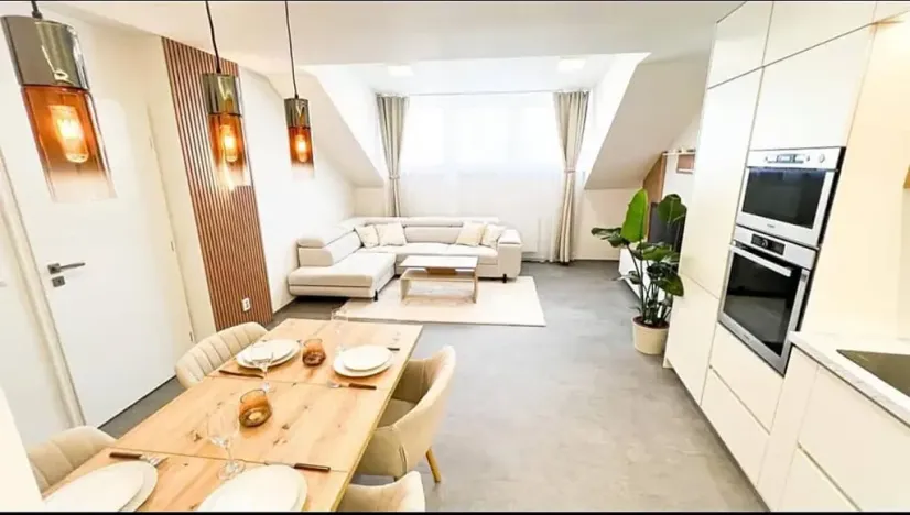 Pronájem bytu 2+kk, Praha - Smíchov, Arbesovo náměstí, 74 m2