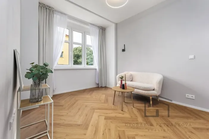 Pronájem bytu 2+kk, Praha - Strašnice, Černokostelecká, 52 m2