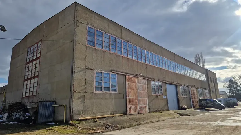 Pronájem výrobních prostor, Znojmo, Dobšická, 905 m2