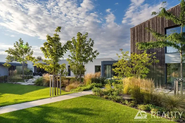 Prodej vícegeneračního domu, Ladná, Ovčačky, 407 m2