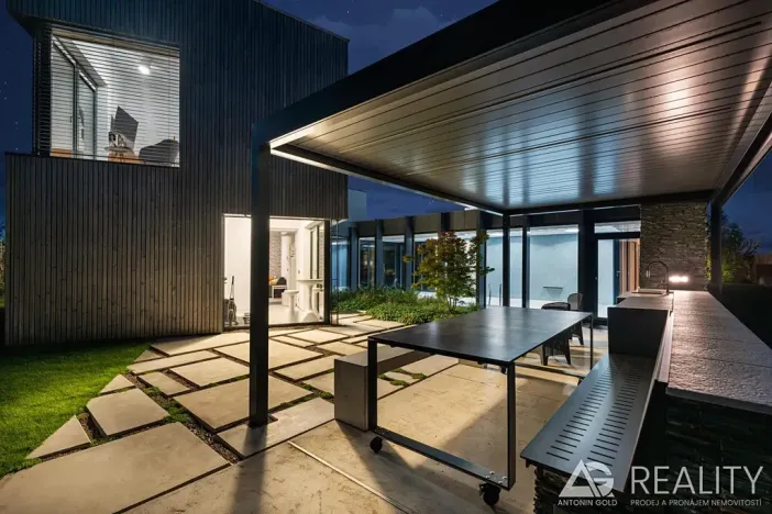 Prodej vícegeneračního domu, Ladná, Ovčačky, 407 m2