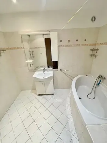 Prodej bytu 3+1, Praha - Malá Strana, Petřínská, 75 m2