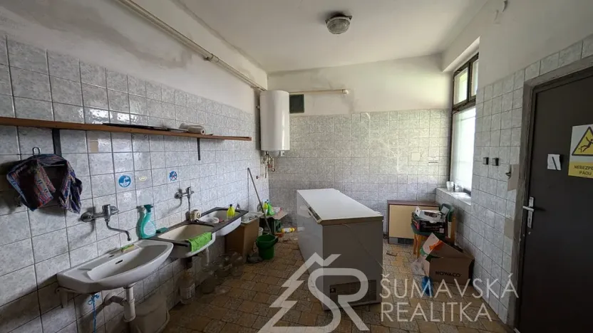 Prodej obchodního prostoru, Předslav, 494 m2