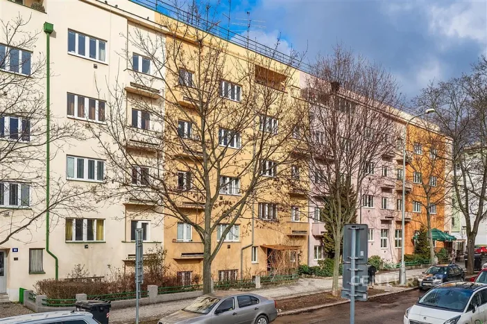 Pronájem bytu 2+kk, Praha, Biskupcova, 48 m2