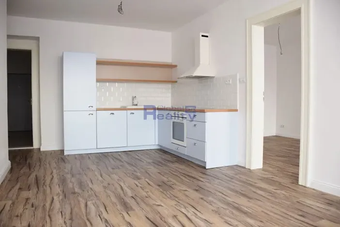 Pronájem bytu 2+kk, Pardubice, Staňkova, 58 m2