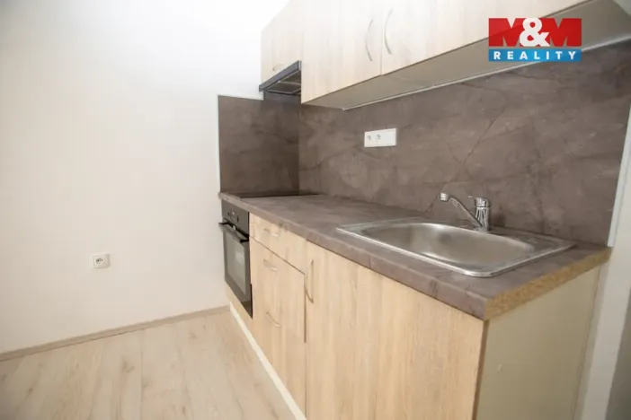 Pronájem bytu 1+kk, Jindřichův Hradec - Jindřichův Hradec V, Kosmonautů, 31 m2