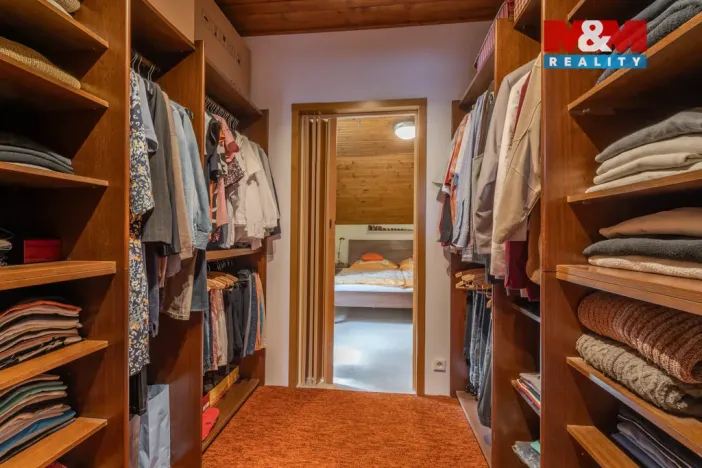 Prodej rodinného domu, Benecko, 224 m2