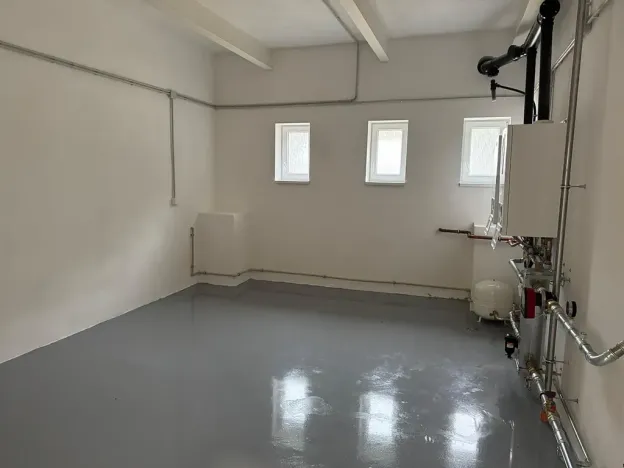 Pronájem skladu, Ostrov, 150 m2