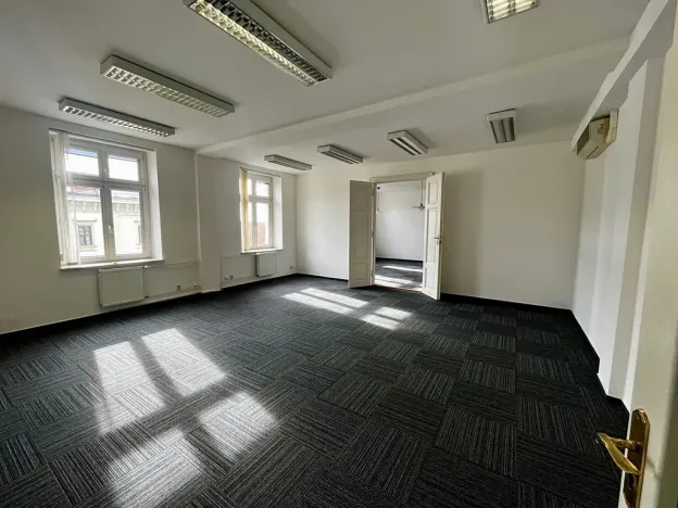 Pronájem kanceláře, Brno, Šilingrovo náměstí, 528 m2