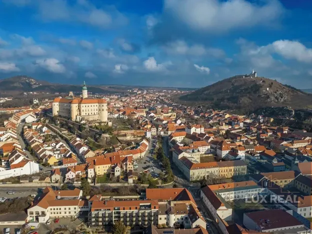 Prodej atypického bytu, Mikulov, Komenského, 164 m2