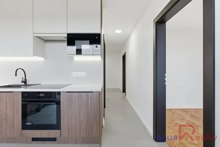 Prodej bytu 3+1, Karlovy Vary, Vítězná, 74 m2