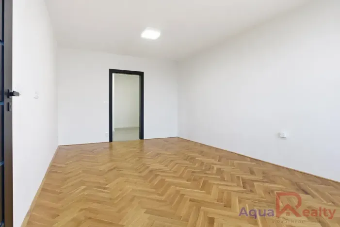 Prodej bytu 3+1, Karlovy Vary, Vítězná, 74 m2