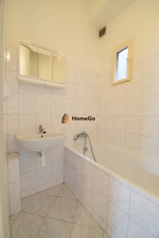 Pronájem bytu 1+kk, Praha - Nusle, U gymnázia, 46 m2