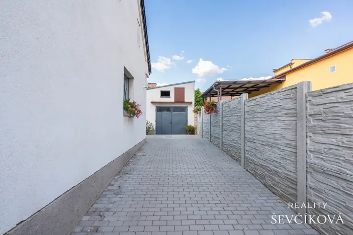 Prodej rodinného domu, Nechanice, 180 m2