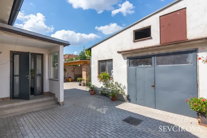Prodej rodinného domu, Nechanice, 180 m2