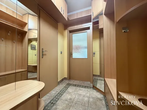 Pronájem bytu 2+kk, Hradec Králové, Šmilovského, 50 m2