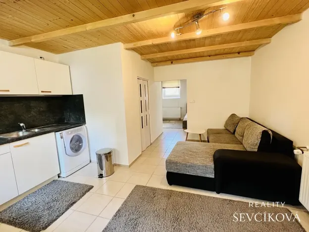 Pronájem bytu 2+kk, Libišany, 40 m2