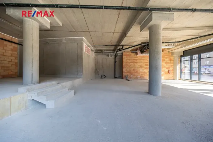 Pronájem obchodního prostoru, Praha - Vysočany, Kolbenova, 194 m2