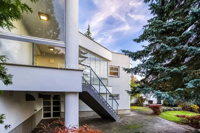 Prodej ubytování, Křižanov, Benešovo náměstí, 530 m2