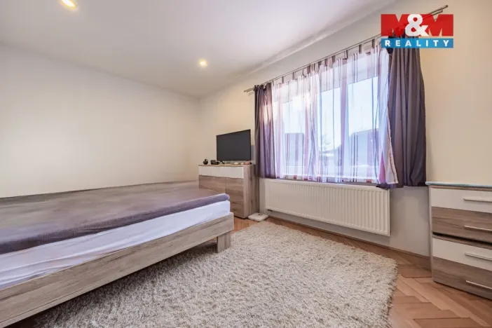 Prodej rodinného domu, Spálené Poříčí - Struhaře, 225 m2