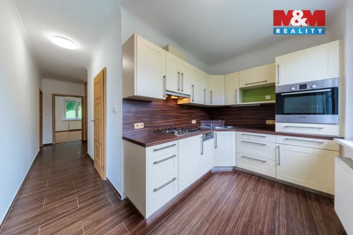 Prodej bytu 3+1, Karlovy Vary - Rybáře, U Koupaliště, 84 m2