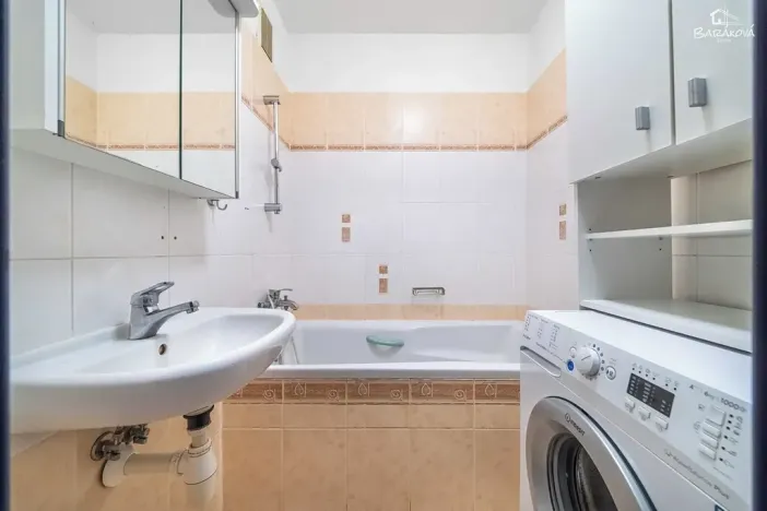 Prodej bytu 3+1, Plzeň, Nýřanská, 63 m2