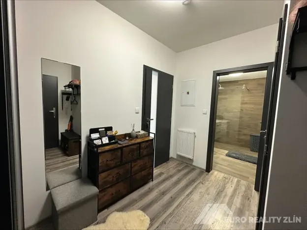 Pronájem bytu 1+kk, Otrokovice, Nábřeží, 38 m2