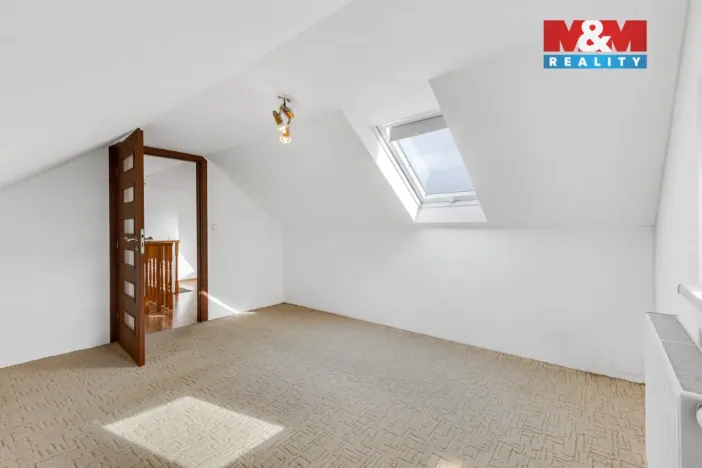 Prodej rodinného domu, Tmaň, K Vodojemu, 188 m2