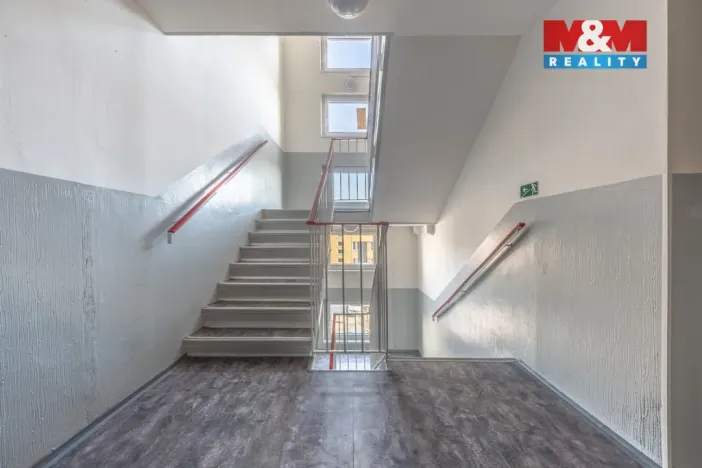 Pronájem bytu 2+kk, Praha - Kobylisy, Chotovická, 43 m2