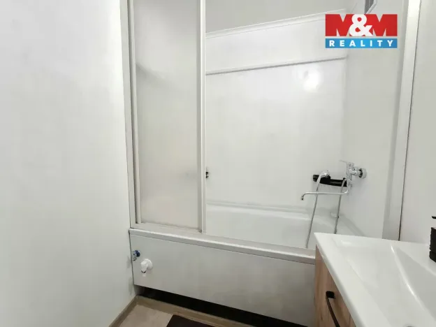 Pronájem bytu 3+1, Ostrov, Lidická, 71 m2