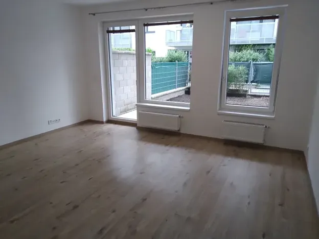 Prodej bytu 1+kk, Praha - Uhříněves, náměstí Bratří Jandusů, 35 m2