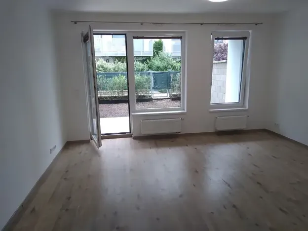 Prodej kanceláře, Praha - Uhříněves, náměstí Bratří Jandusů, 35 m2