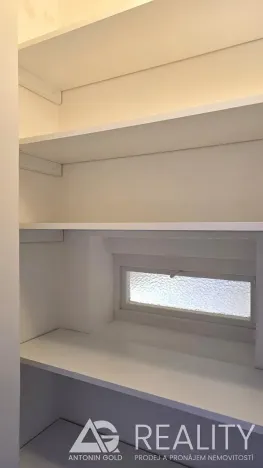 Pronájem bytu 1+kk, Praha - Bubeneč, Terronská, 25 m2